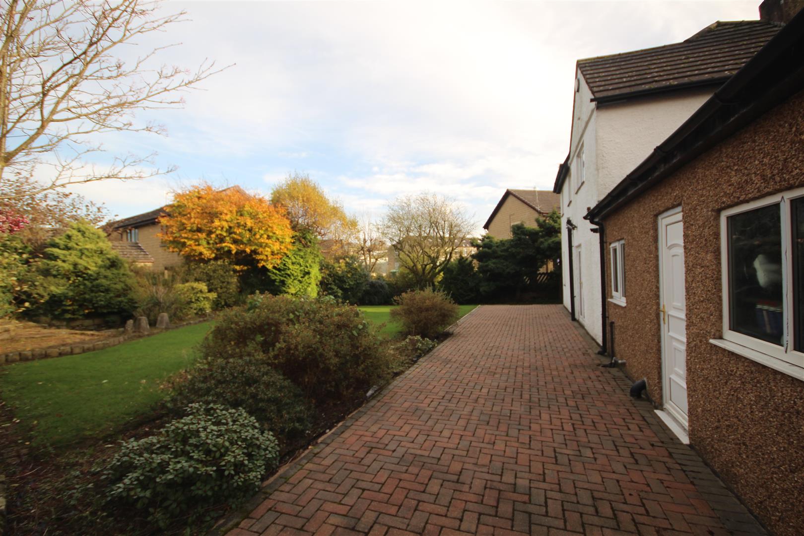 4 bedroom detached house SSTC in Foulridge, Colne - IMG_4360.jpg